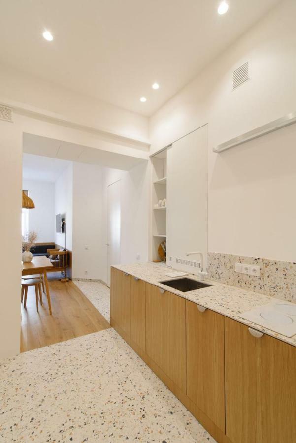 Sunrise Apartment Лвив Екстериор снимка
