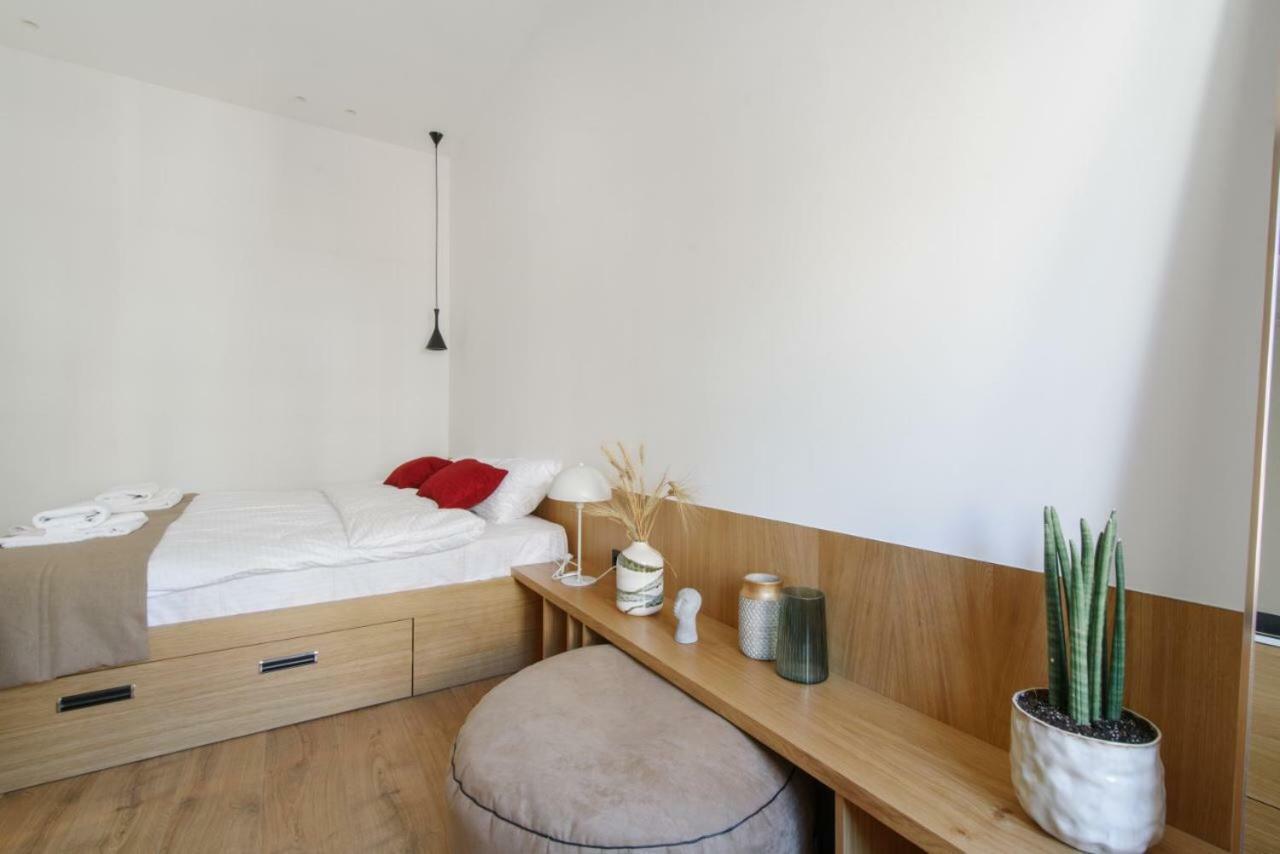 Sunrise Apartment Лвив Екстериор снимка